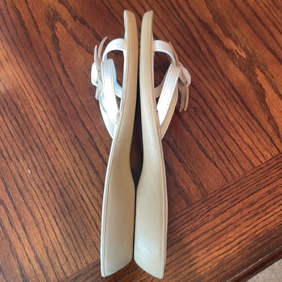 Olivor 3-D Floral Appliqué Slide Sandals Tan White - Picture 6 of 12